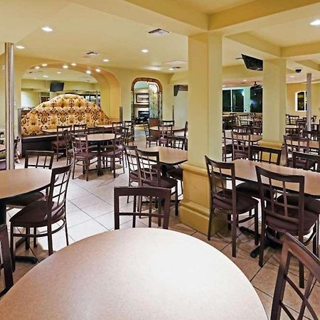 Radisson Hotel El Paso Airport Restaurant foto